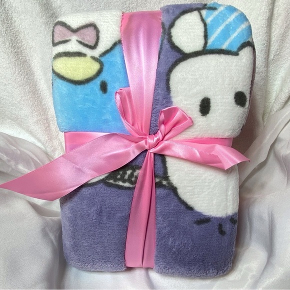 Hello Kitty and Friends Throw Plush Blanket bedspread brand new! - Picture 3 of 7